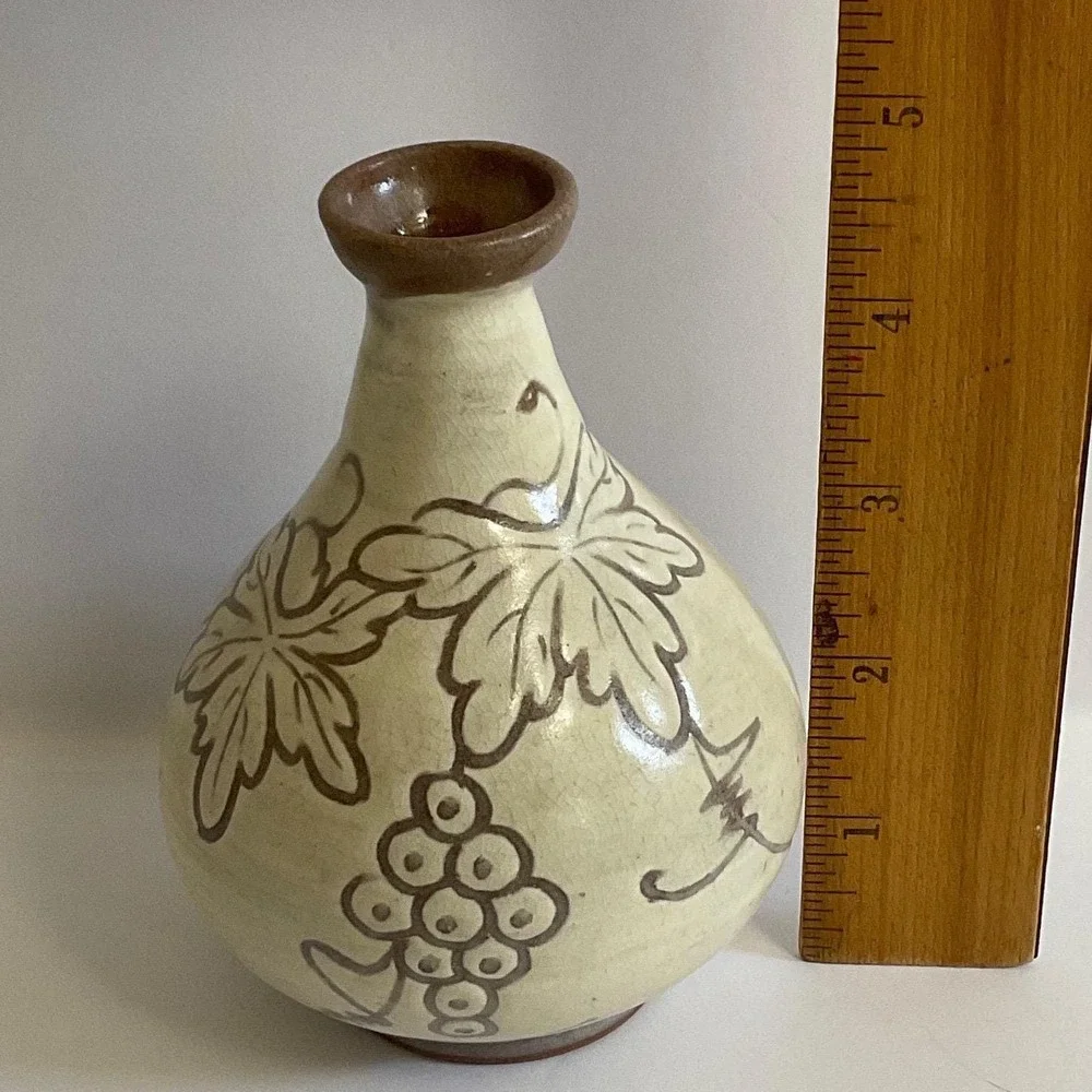 Vintage H.Y. Korea Studio Pottery Grape Vine Bud Vase 4.5 inch